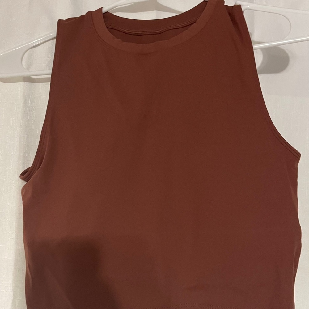 Natural feeling sports crop top